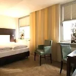 Leonardo Center 4*