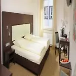 Hotel Leonardo Center
