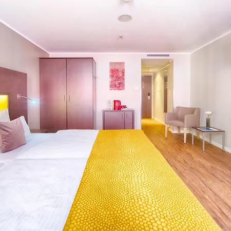 Отель Leonardo Center 4*