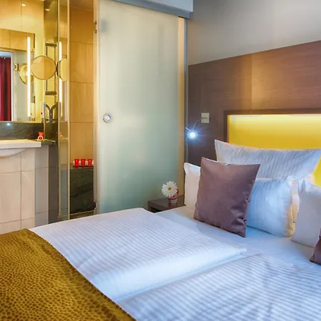 Leonardo Center Отель 4*