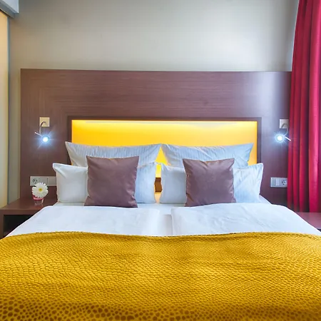 Leonardo Center 4*