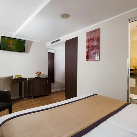 Leonardo Center 4* Μόναχο