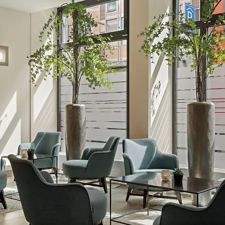 Leonardo Center Hotel 4*