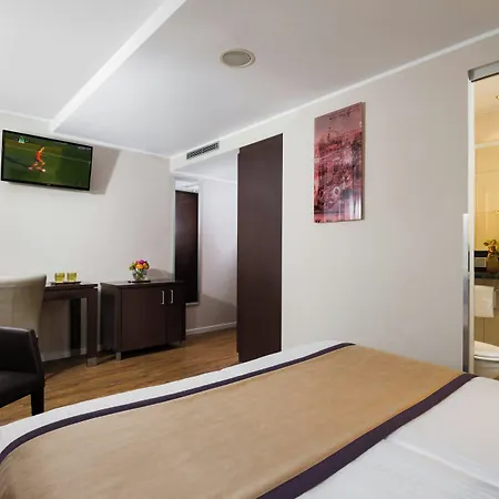 Leonardo Center 4*