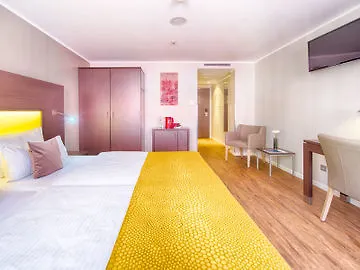 Ξενοδοχείο Leonardo Center 4*