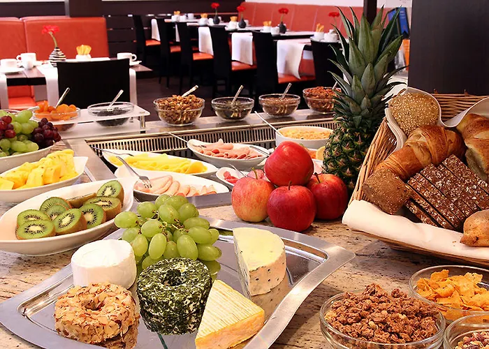 Leonardo Center מלון