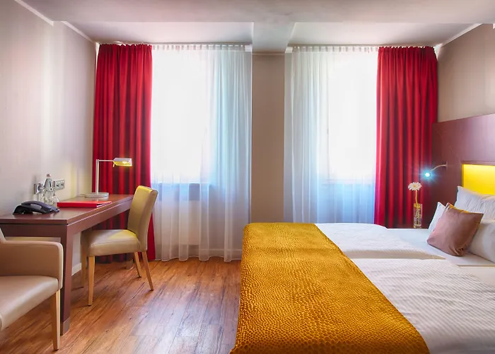 Leonardo Center מלון 4*