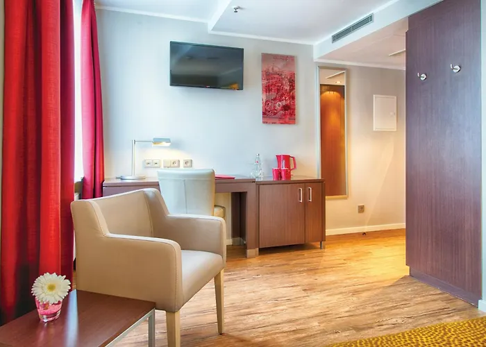 Leonardo Center מלון