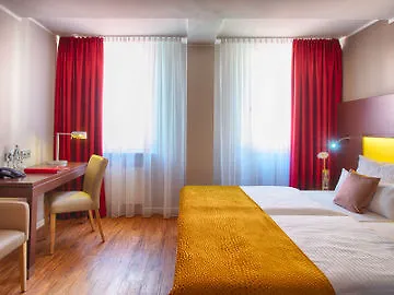 Leonardo Center מלון 4*