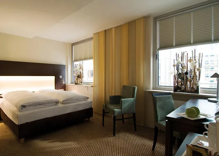 Leonardo Center 4*