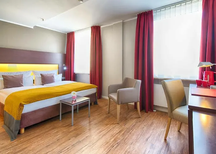 מלון Leonardo Center 4*